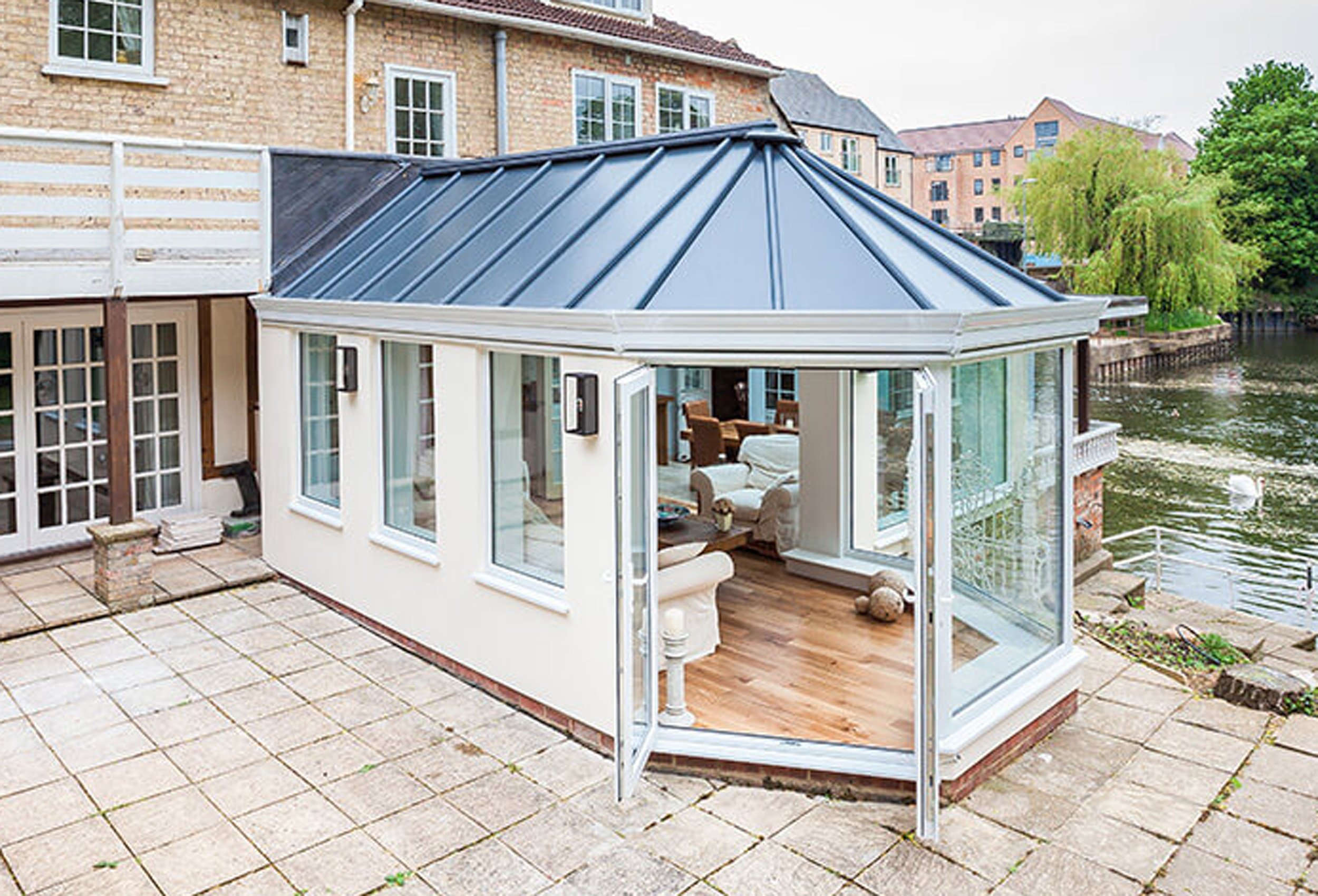 Five Compelling Reasons to Add a Conservatory to Your Home